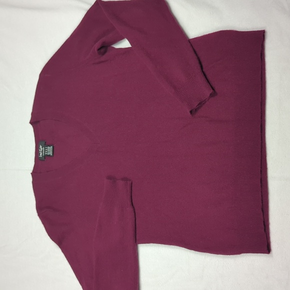 Lord & Taylor 100% Cashmere Burgundy Men's Sweater Size Medium - Picture 2 of 4